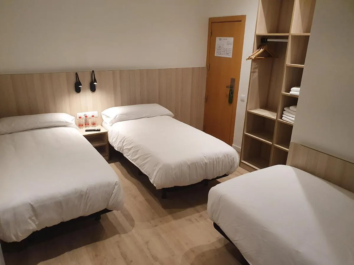 Hostal Bestprice Barcelona Stadium Guest house
