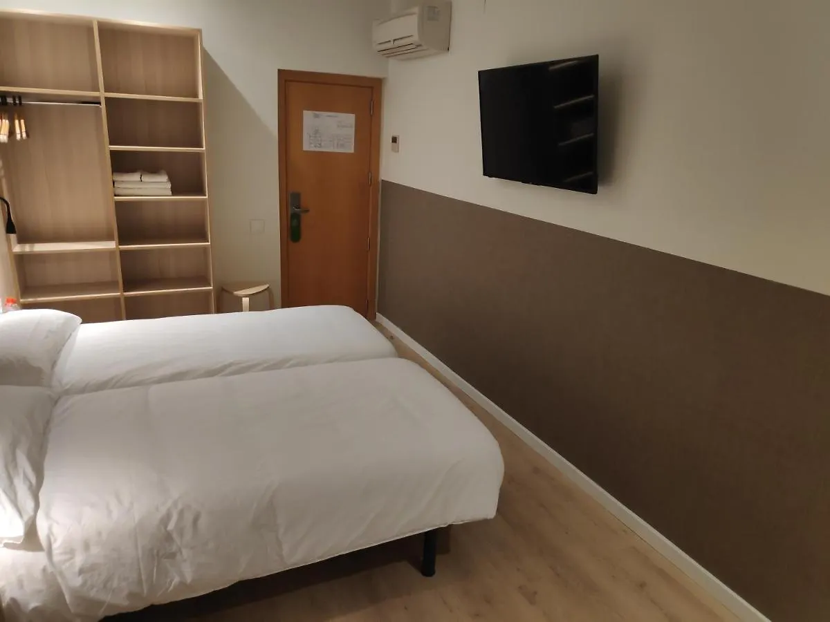 Hostal Bestprice Barcelona Stadium 0*,  Španělsko